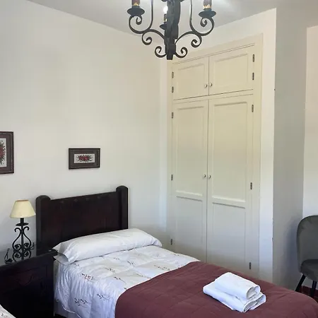 Dehesa Roche Viejo Country house *
